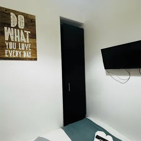 Quarto em Acomodações Particulares Pensamento 4 - 2º Andar *